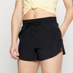 Athleta Black Crossroads High Rise Featherweight Athletic Shorts Women’s Size XS